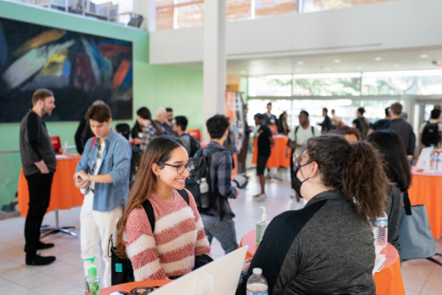 Photo of students at the COS Advising Fair